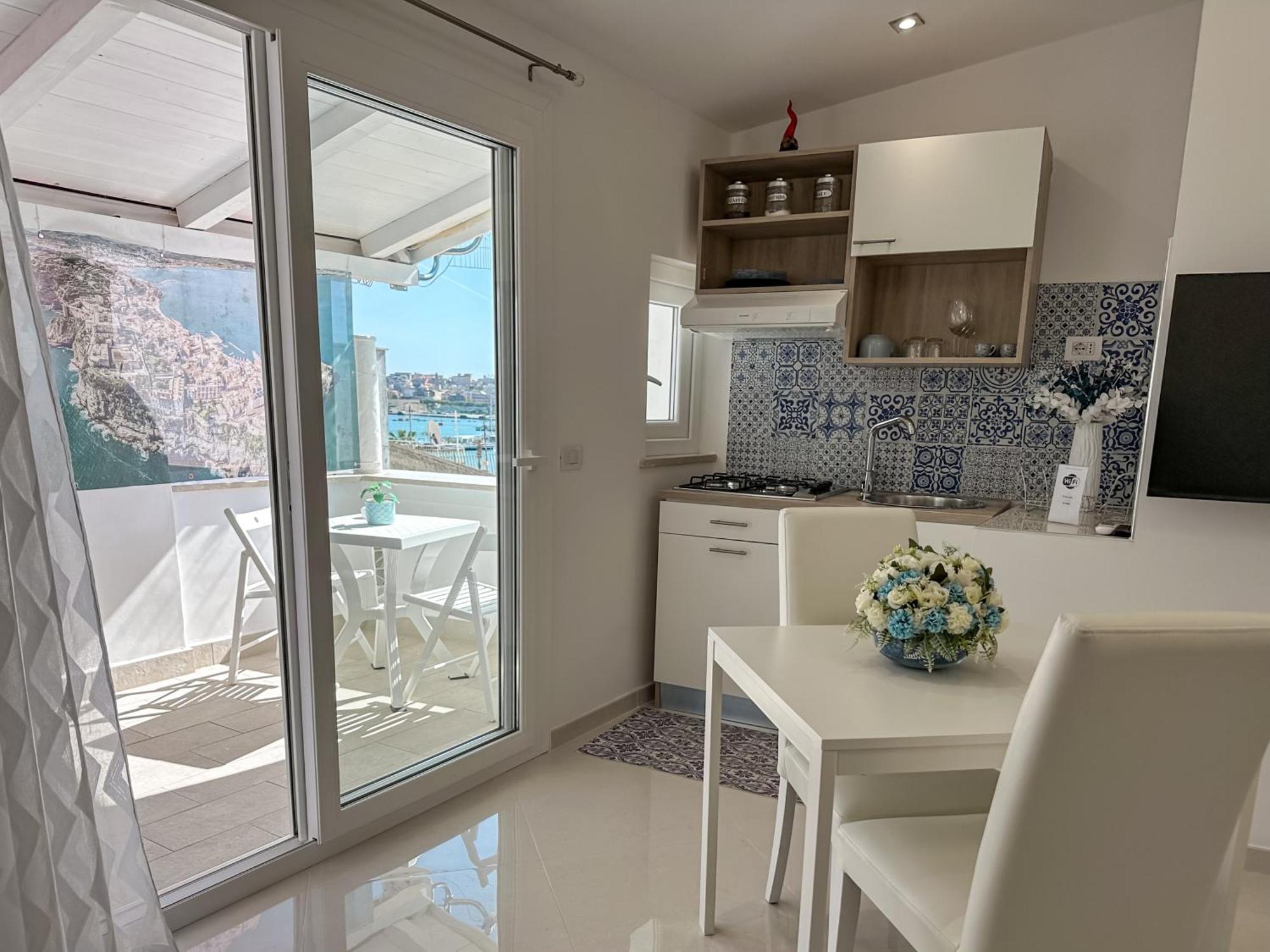 La Perla Azzurra Apartment *